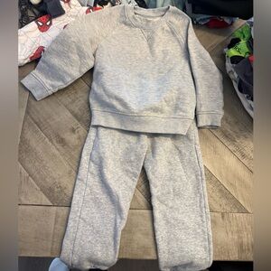 Kids Gray Sweatshirt & Jogger Set